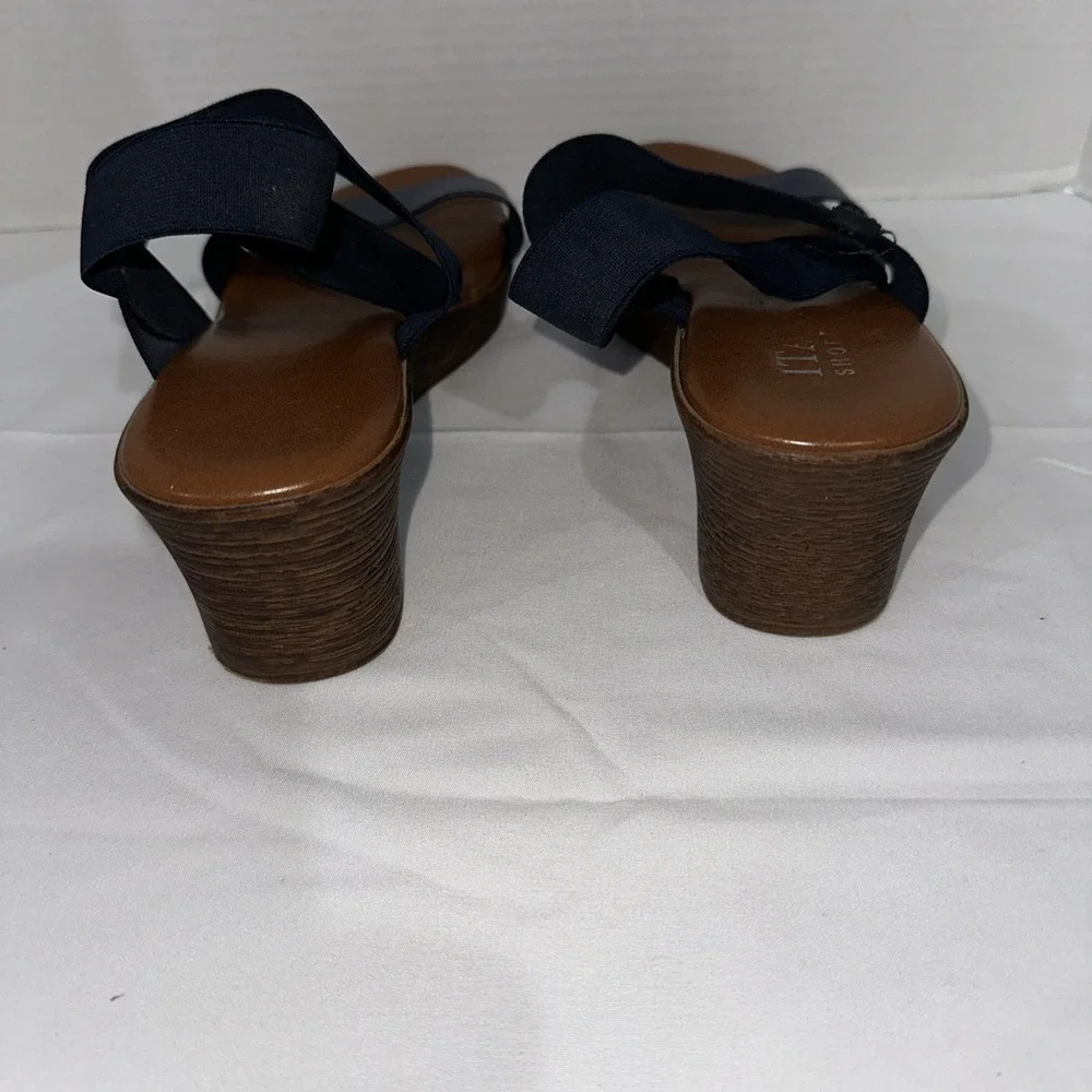 Italian Shoemakers Made In Italy Women's Navy Shoe SIZE 8.5